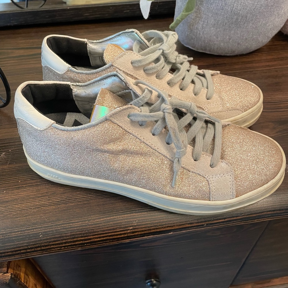 P448 John Gold Glitter Low Top Sneakers